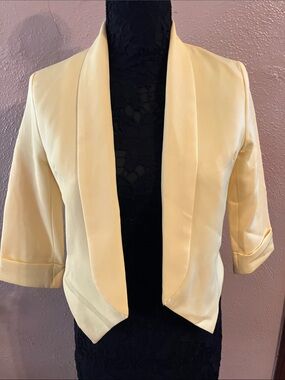 Cropped Yellow Blazer